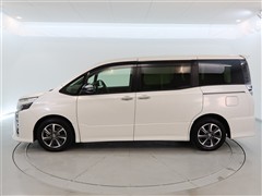 ヴォクシー ZS キラメキ 3