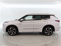 アウトランダー PHEV P 4WD