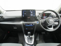 ヤリスクロス HV G