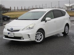 プリウスアルファ S