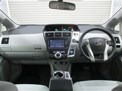 プリウスアルファ S