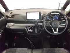 デリカミニ Tプレミアム 4WD