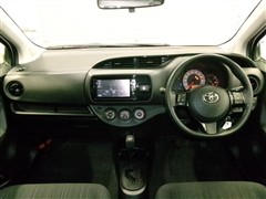 ヴィッツ F 4WD