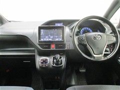 ヴォクシー HV V