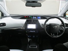 プリウス S セーフティプラス2