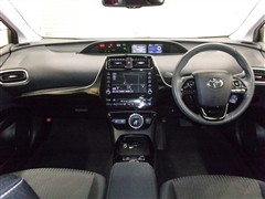 プリウスPHV A
