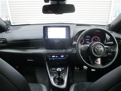 GRヤリス RZ ハイパフォーマンス