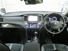 クラウンHV アスリートS Jフロリミ