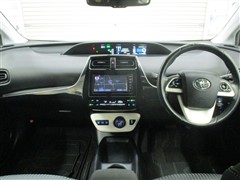 プリウス S セーフティプラス