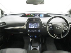 プリウス S セーフティ+2 E-4