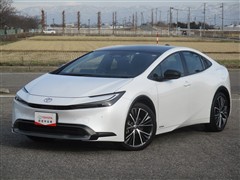 プリウス Z E-Four