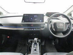 プリウス Z E-Four