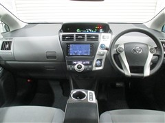 プリウスアルファ S