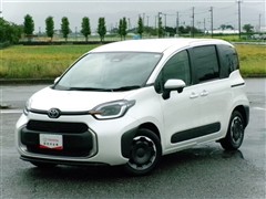 トヨタ シエンタ HV Z 7ニンノリ