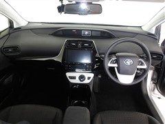 プリウス S セーフティープラス