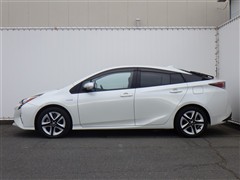 プリウス A プレミアムツーリング