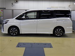 ヴォクシー ZS