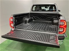 ハイラックス Z