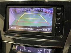 プリウスアルファ S