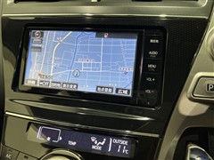 プリウスアルファ S