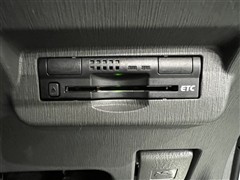 プリウスアルファ S