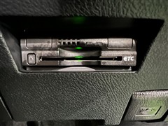 カローラアクシオ G