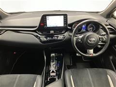 C-HR S GRスポーツ