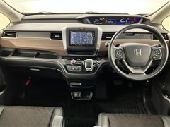 フリード+ CROSSTAR ホンダ