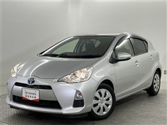 トヨタ　アクア S