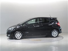 ノートHV Eパワー メダリスト