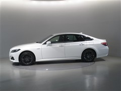 クラウン Sスポーツスタイル