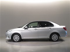 カローラアクシオ G