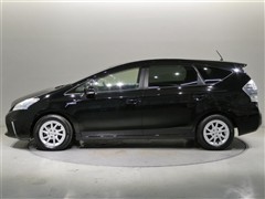 プリウスアルファ S