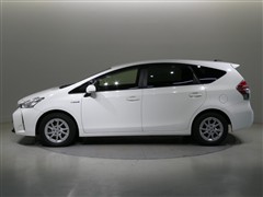 プリウスアルファ S