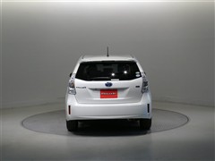 プリウスアルファ S