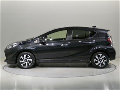 アクア Sスタイルブラック