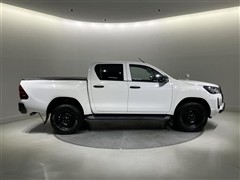 ハイラックス X