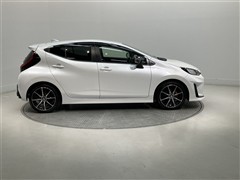 アクア GR スポーツ