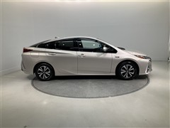 プリウスPHV A