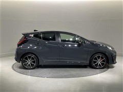 アクア GR スポーツ