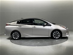 プリウス A ツーリングセレクション