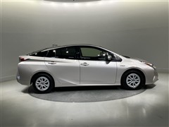 プリウス Sセーフティープラス