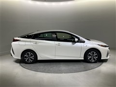 プリウスPHV SセーフティPG