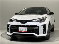 C-HRハイブリットS GRスポーツ