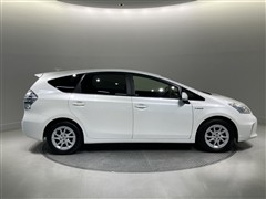 プリウスアルファ S