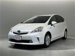 トヨタ　プリウスアルファ S