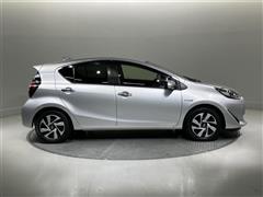 アクア Sスタイルブラック