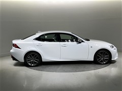 IS200t FスポーツMプラス