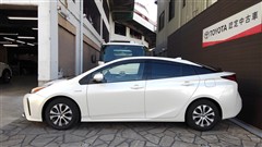 プリウス A
