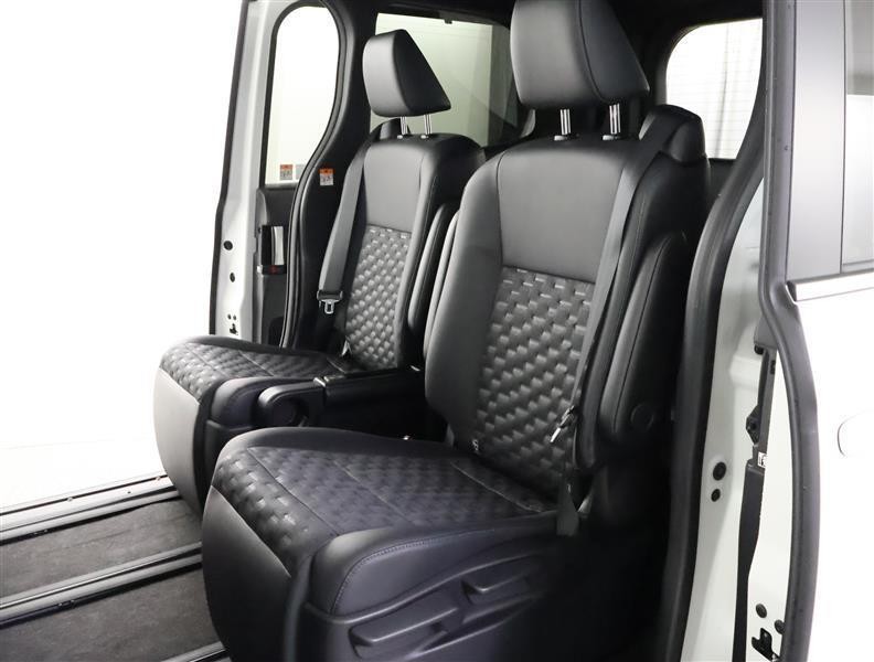 ヴォクシー S-Z（35301C2681391）の中古車 | トヨタ認定中古車